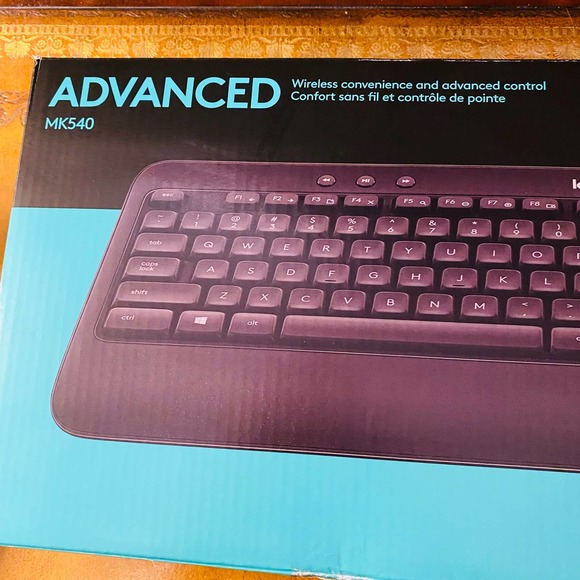 Logitech MK540 Wireless Keyboard Mouse Combo NEW & Sealed - Picture 2 of 9